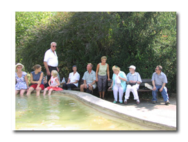 Busausflug Rothenburg (Bild 2: Warten auf Bus)