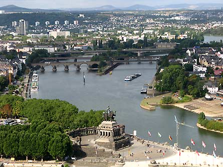 Ausflug nach Koblenz (Bild: Blick von der Festung Ehrenbreitstein aufs Deutsche Eck)
