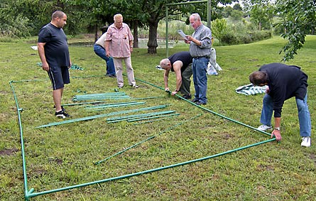 Grillfest 2011 (Bild:Zeltstangen-Puzzle)