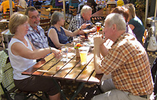 Ausflug nach Heidelberg (Bild: Das Mittagessen lässt auf sich warten)