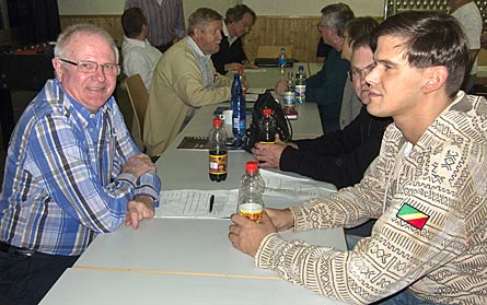 Mitgliedsversammlung 2011 (Bild: Bruno Moritz, Pionier der ersten Stunde, mit DJMiK-lern)