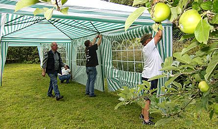 Grillfest 2012 (Bild: Zeltaufbau)
