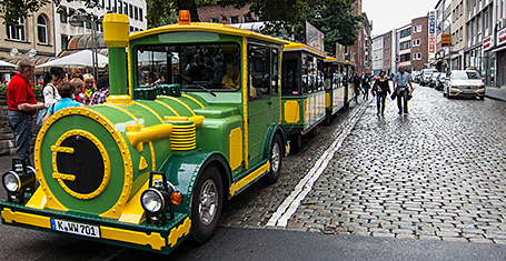 Ausflug nach Köln (Bild: Stadtrundfahrt mit der Bahn)