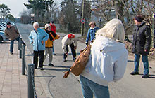 Osterspaziergang 2013 (Bld: Das erste Hinternis)