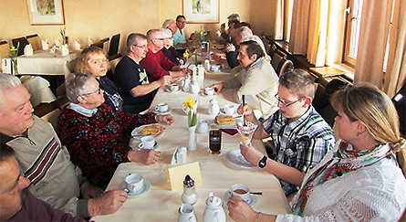 Osterspaziergang 2013 (Bld: Ausklang zur Kaffeestunde)