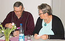 Aschermitwochstreffen (Bild: Was ist in Hans-Georgs Glas?)