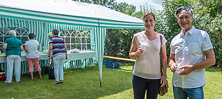 Grillfest 2016 (Bild: Erster Kreisbeigeordneter, Walter Astheimer mit Partnerin)